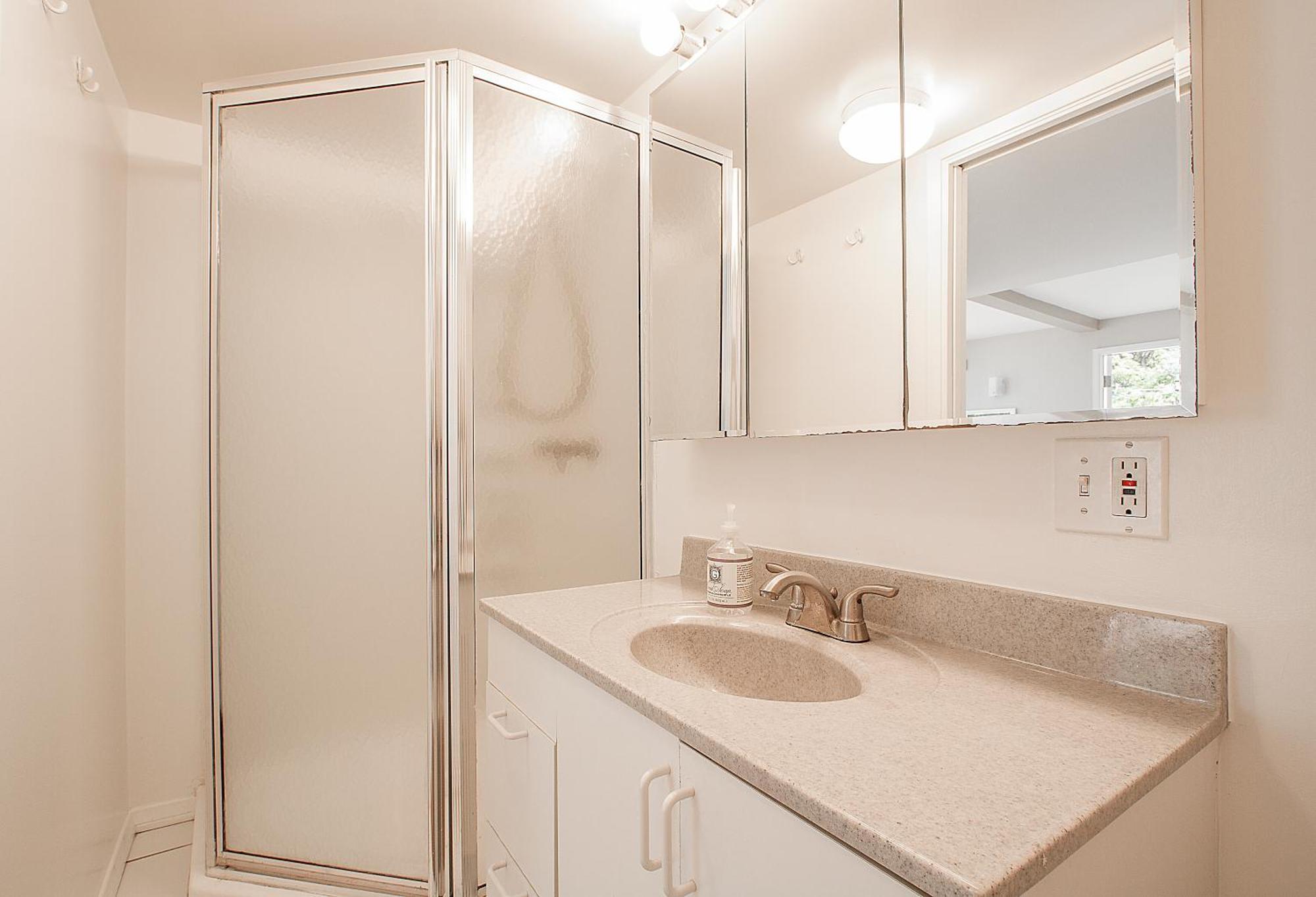 Сasa de vacaciones Beverly Glen Charming Gated *